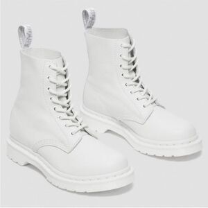 Dr. Martens Women’s 1460 Pascal Mono White Leather Lace Up Combat Boots Sz 6